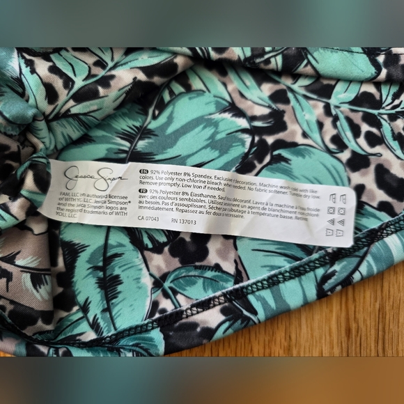 NWT Jessica Simpson Ice Green Cheetah Palms Cropped Tank Small - Picture 4 of 4